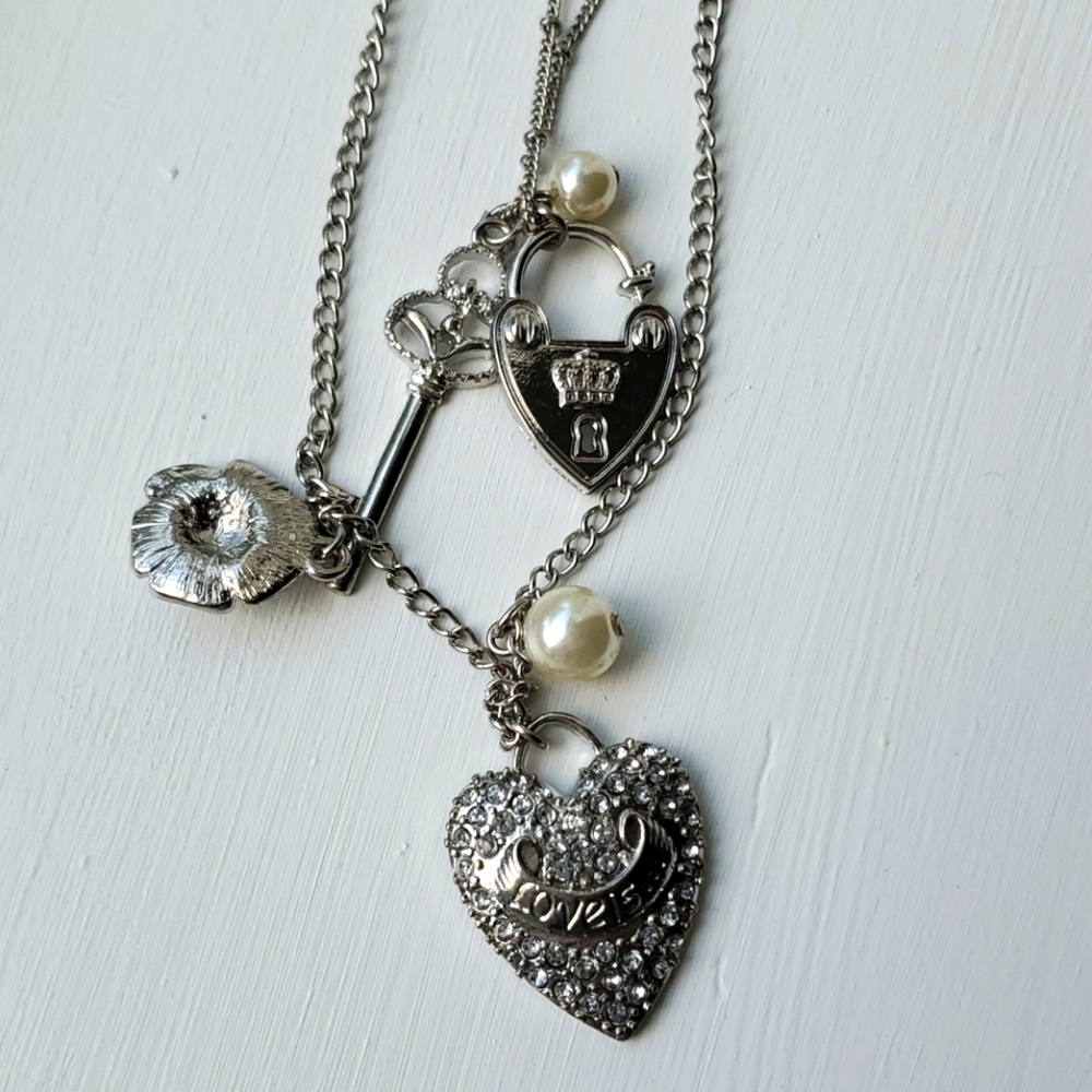 NWT forever 21 silver heart charm layer necklace